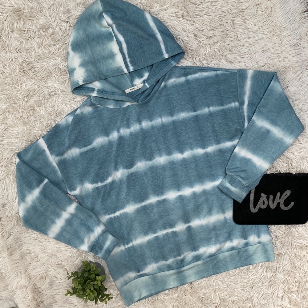 🎉HP🎉 Byron Bay Tie Dye Hoodie 💗 Teal & White